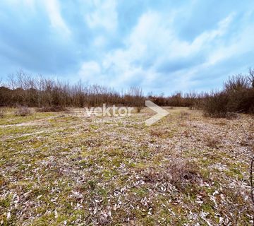 Okolica Barbana, građevinsko zemljište 1.040m2 - cover