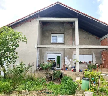 Bilje, prodaja, samostojeća kuća na parceli od 418 m2 - cover