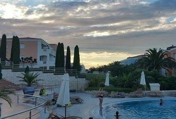 Ekskluzivan apartman u resortu sa pogledom na more! - cover