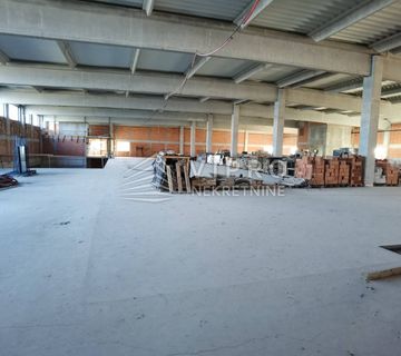 Hala - skladište, 10.000 m2, parcela 23.000 m2 - cover