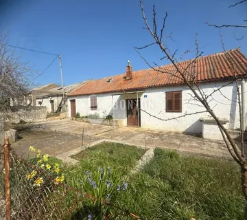 VIR-LOZICE-DVIJE PARCELE S STARINAMA (prodaja) - cover