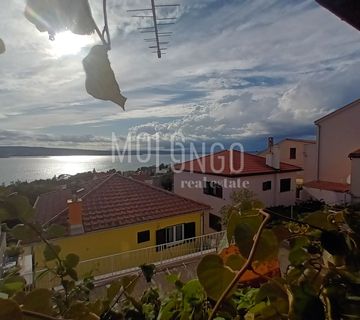 CRIKVENICA, kuća sa dva odvojena stana - cover