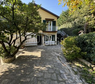 VEPRINAC, kuća s dva stana i velikom okućnicom - cover