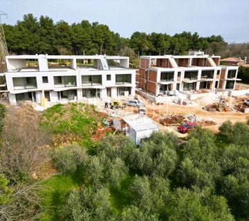 ISTRA, POREČ predivan stan s krovnom terasom, blizina mora - cover