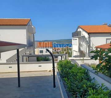 CRIKVENICA, dva stana s okućnicom - cover