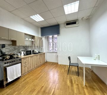 RIJEKA CENTAR, 85m2 drugi red od mora - cover