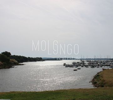 ISTRA, MEDULIN građevinsko zemljište s građevinskom dozvolom, 100m od mora - cover