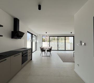 CRIKVENICA, apartman u novogradnji s bazenom - cover
