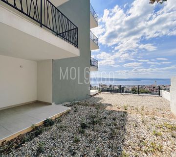 CRIKVENICA, moderan apartman sa okućnicom i pogledom na more - cover