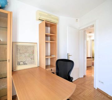 Pantovčak - svjetao 4-sobni stan (130 m2) + PARKING + TERASA - cover