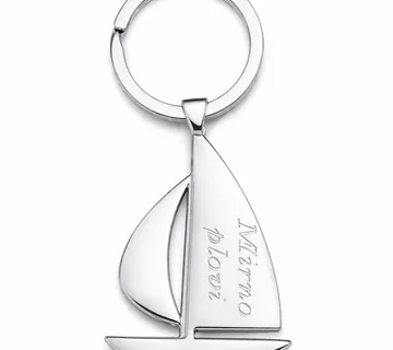 Personalizirani privjesak jedrilica – brodić (Model 4) - cover