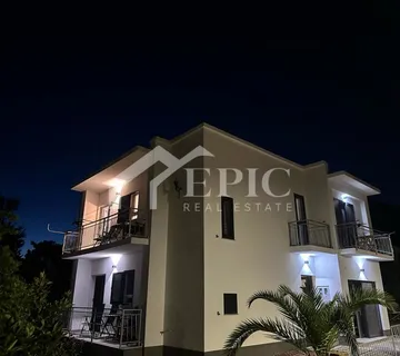 SAMOSTOJEĆA KUĆA S 4 STAMBENE JEDINICE - cover