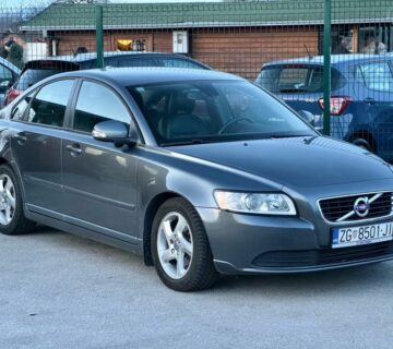 Volvo S 40 1,6 d, e-drive, servisna, krediti, kartice - cover