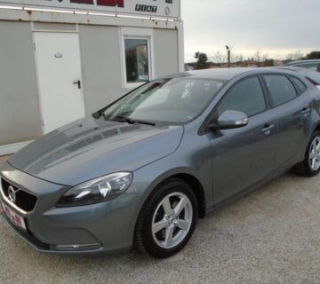 Volvo V40 2.0 D2 automatik - cover