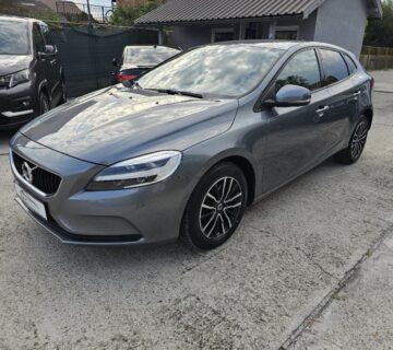 Volvo V40 D2 Automatik*2019g.*69000km*Navi *Garancija 2.godine * - cover