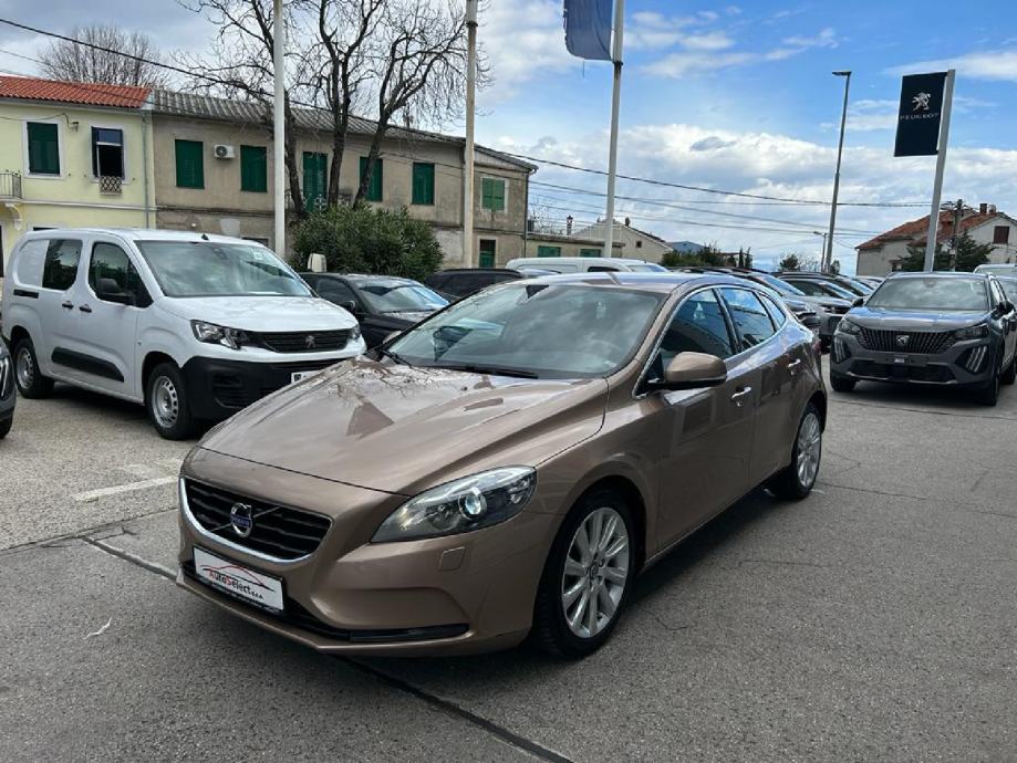 volvo-v40-d2-summum-2014-87.000km-servisna-full-oprema-reg-slika-216202256