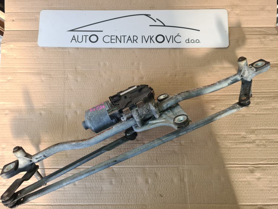 volvo-v60-d3-2014-skare-brisaca-motoricem-slika-218676080