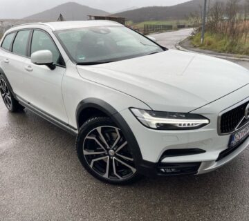 Volvo V90 D4 AWD CROSSCOUNTRY - cover