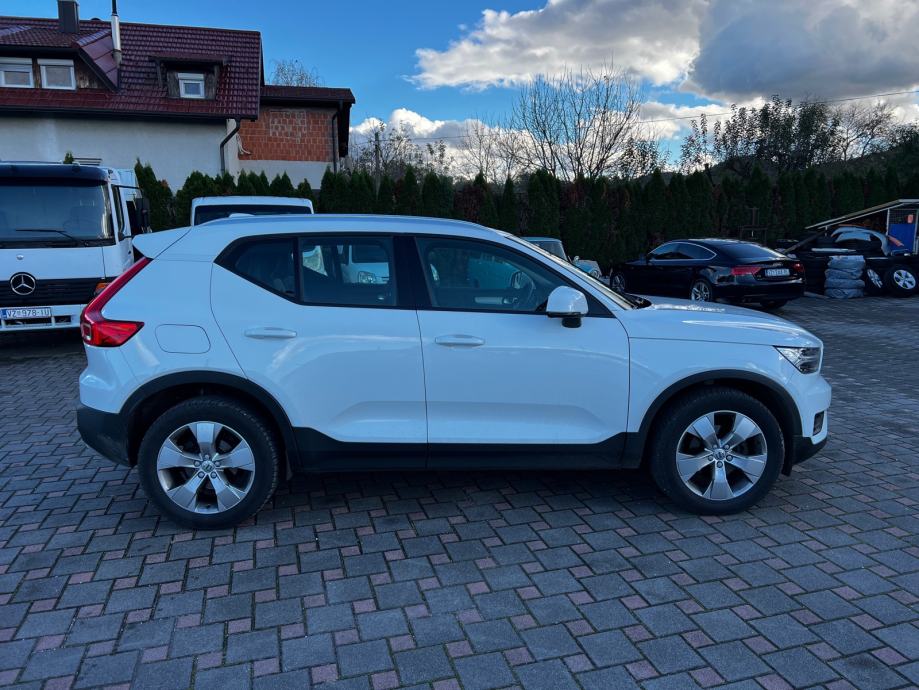 volvo-xc40-d3-automatik-slika-209149708