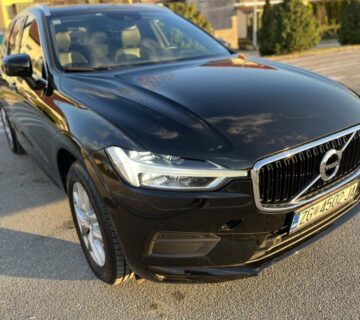 Volvo XC60 D4 AWD 4x4 * 2019 godina. *reg 11/2023 *servisna knjižica - cover