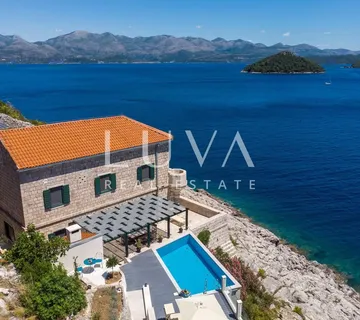 Jedinstvena kuća za odmor na pustom otoku, investicijska prilika - cover