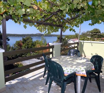 Prostrani apartman s pogledom na more, Mali Lošinj, predjel Poljana - cover