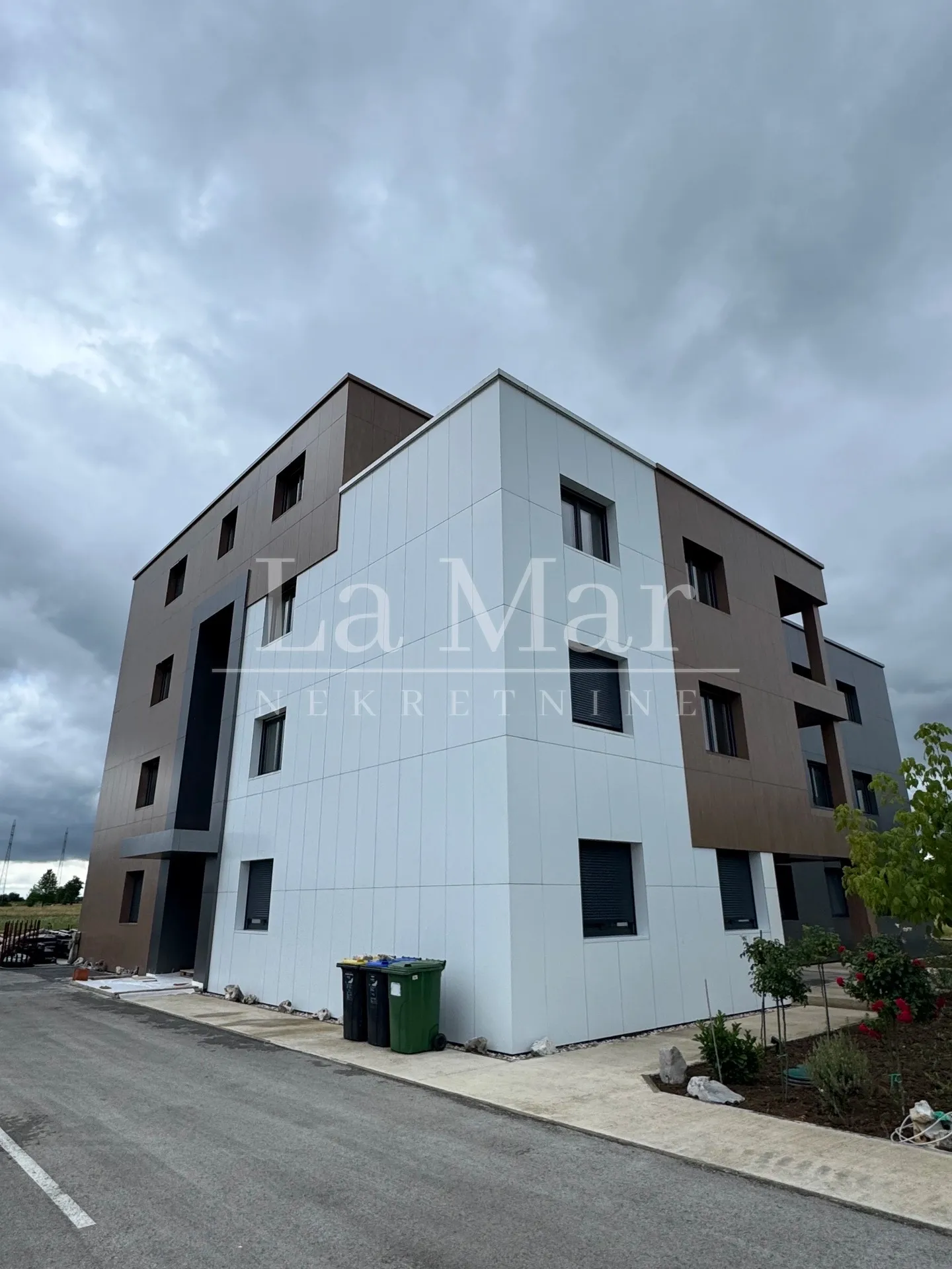 SAMOBOR- Novogradnja - II kat - S3- 93 m2 - cover