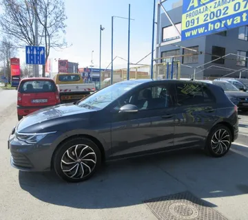 VW Golf 8 2,0 TDI Life,115Ks,Navi,Rik.Kamera,Led,Virtual,Toop Stanje,. - cover