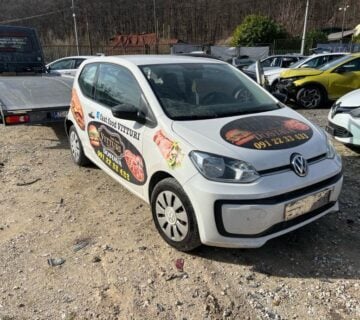 VW Up! 1,0 - cover