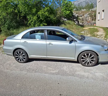 avensis,,2.2,110kw,,206god,hr vozilo,reg11/26 - cover