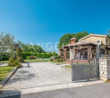 Istra, Sv. Lovreč - Godišnji najam vile s bazenom, 120 m2 (iznajmljivanje) - cover