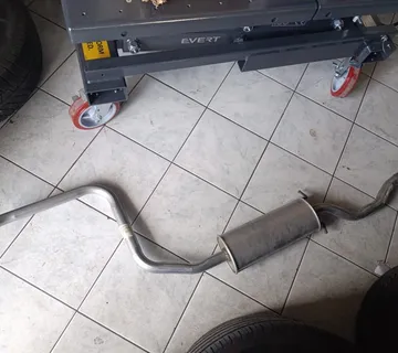 Razni auspusi - cover