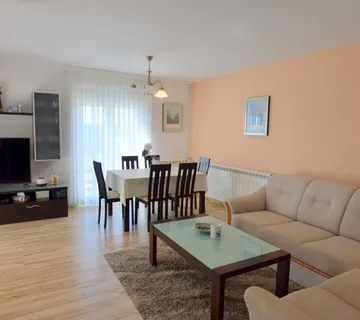 POREČ 4 KM-STAN NA PRODAJI OD 66 M2 + 53 M2 TAVANA (prodaja) - cover