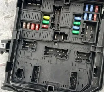 RENAULT SCENIC 4 2021 1.7 DCI KUTIJA OSIGURACA - cover