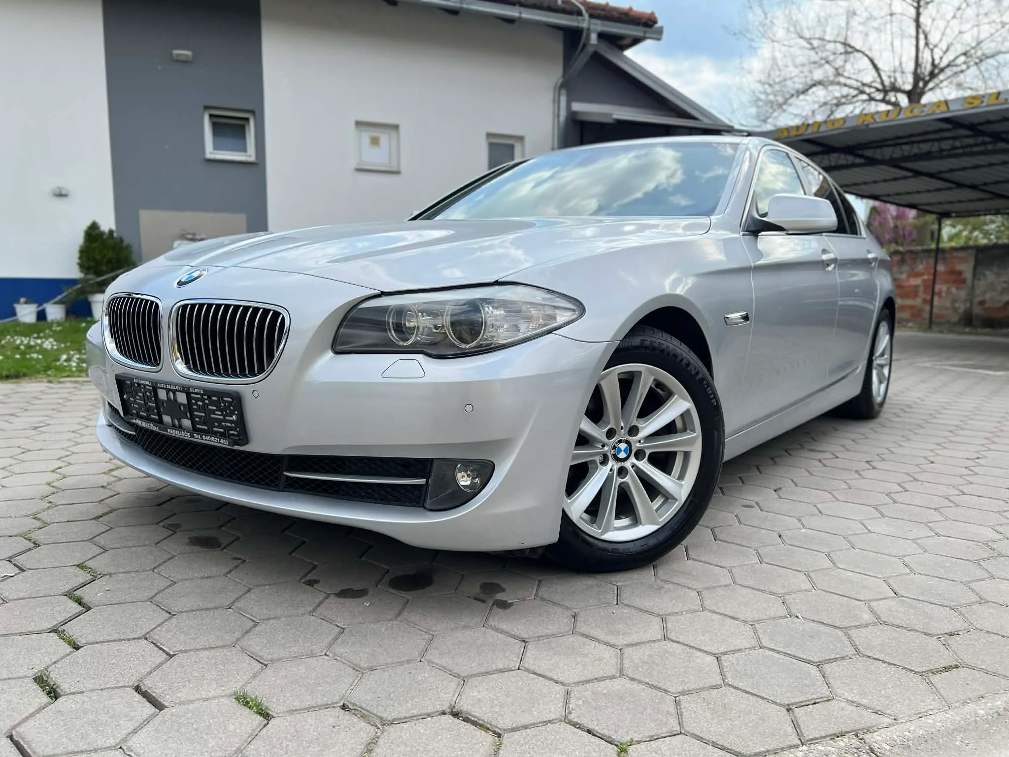 BMW serija 5 520d Koža, Profi navigacija,..*GARANCIJA 12 MJESECI* - cover