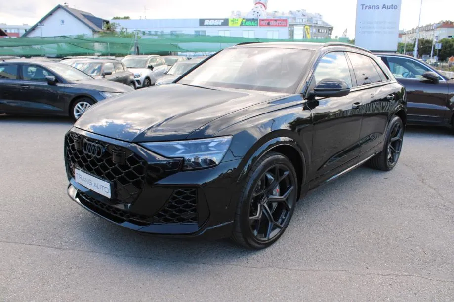 Audi RSQ8 4.0 TFSi Quattro Performance - cover