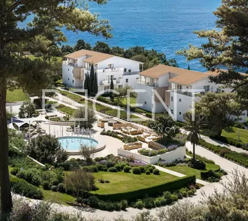 Novi Vinodolski, Mövenpick – trosoban apartman prvi red do mora - cover