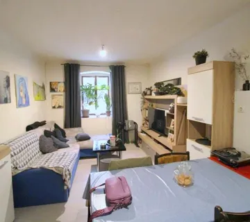 SVETI LOVREČ-KAMENA KUĆA U NIZU NA PRODAJI (prodaja) - cover