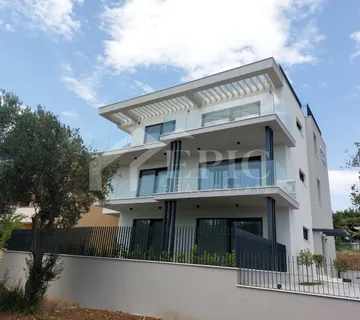 KOŽINO, ZADAR- TROSOBAN STAN S KROVNOM TERASOM - cover