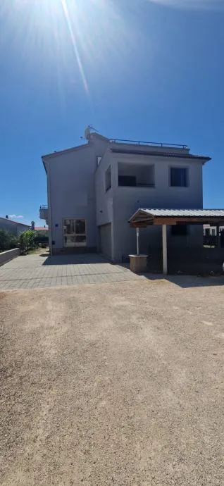 Sukošan, apartmanska kuća(915m2) s 11 apartmana - cover