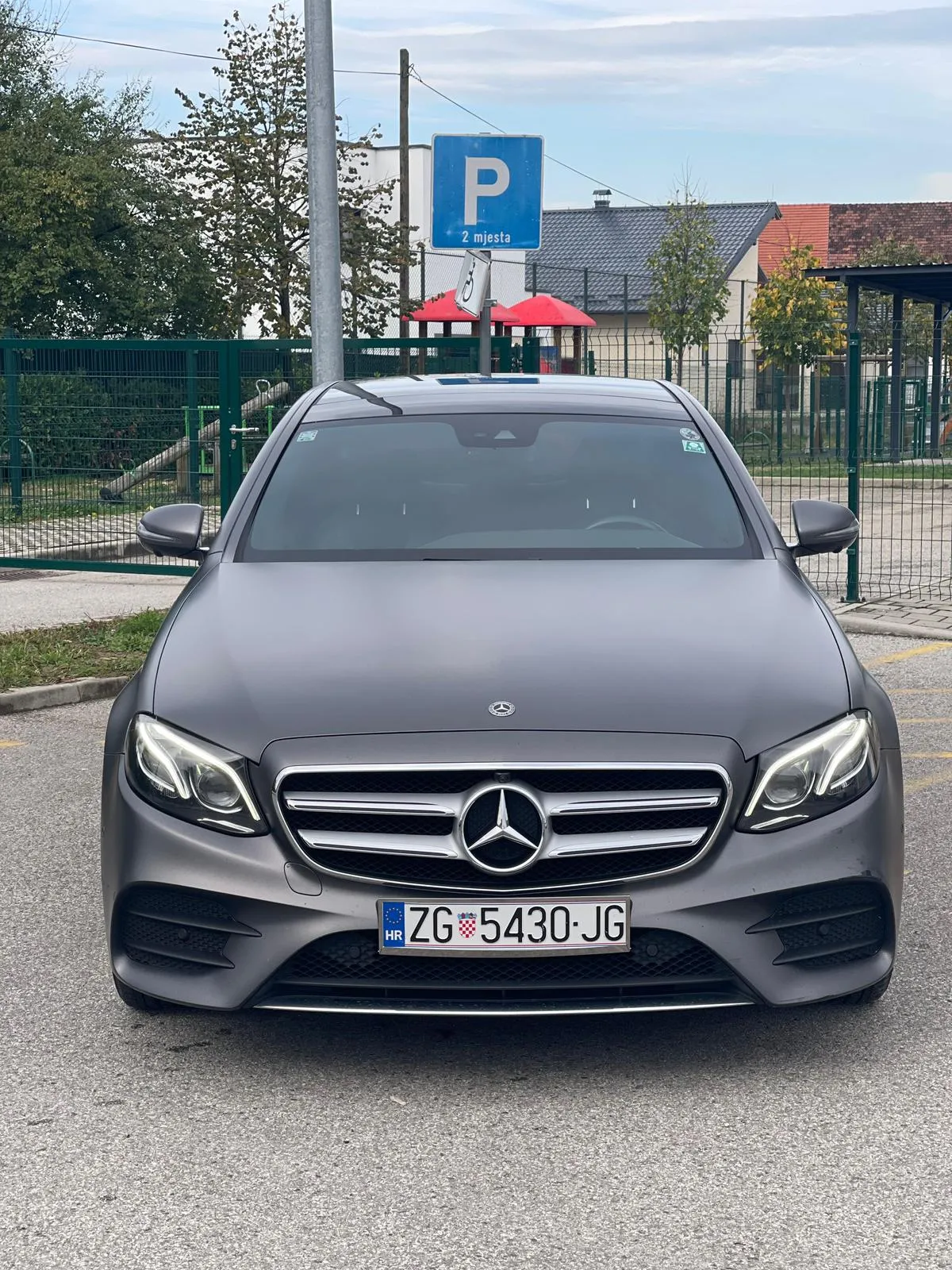 Mercedes e 220 d 4matic amg full mod 2019 - cover