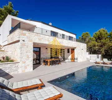 Kuća, Prodaja, Zadar-okolica, Mali Iž, 294m2, Samostojeća - cover