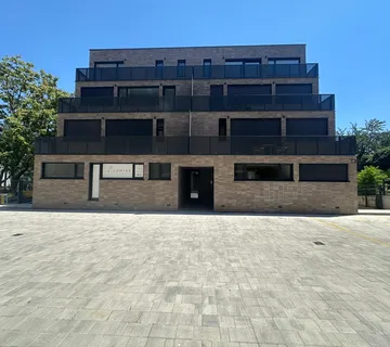 Poslovni prostor: Zagreb (Trešnjevka, Trakošćanska), uredski, 66,11 m2