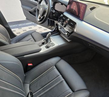 BMW 520d, LCI, HUD, ACC, FULL LED, 4 zone klima, 2xAlu, Webasto - cover