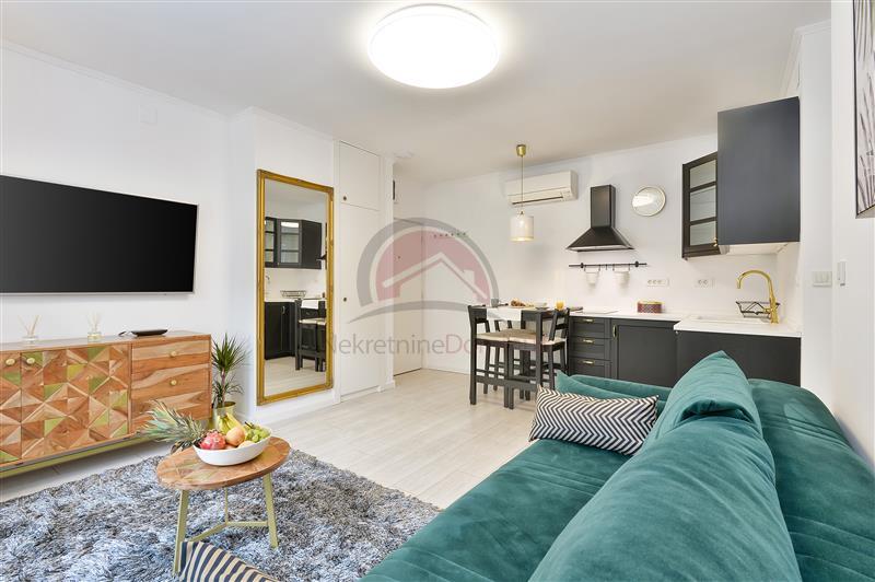 APARTMANI U CENTRU ZAGREBA - cover