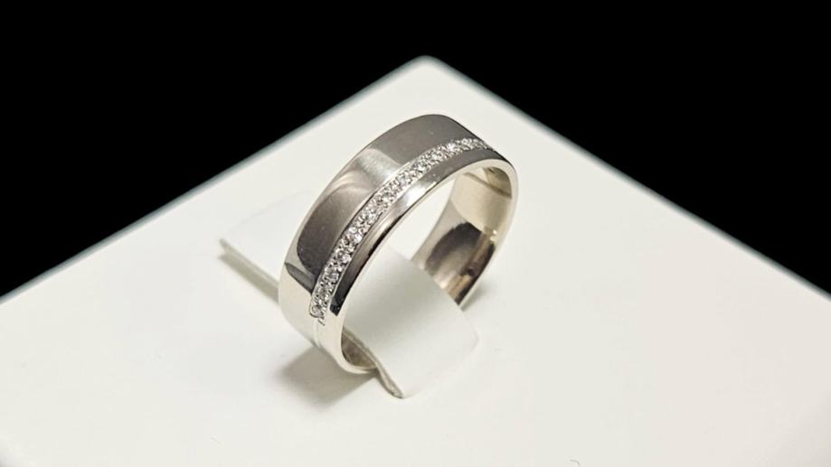 ZLATNI PRSTEN 14K 3,56G S BRILIJANTIMA 0,12CT/ R1, RATE - cover