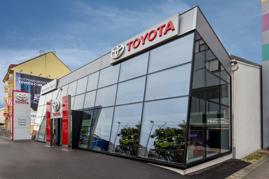 COROLLA SD 1.5 VVT-I TERRA POSEBNA PONUDA IZ TOYOTE - cover