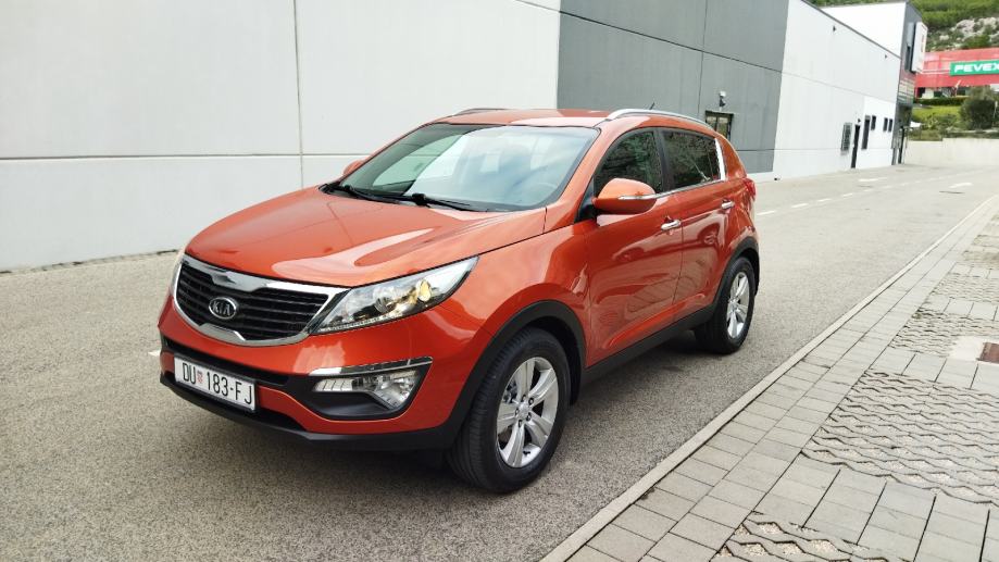 Kia Sportage 2WD 1,7 CRDi*KLIMA*HR AUTO* - cover