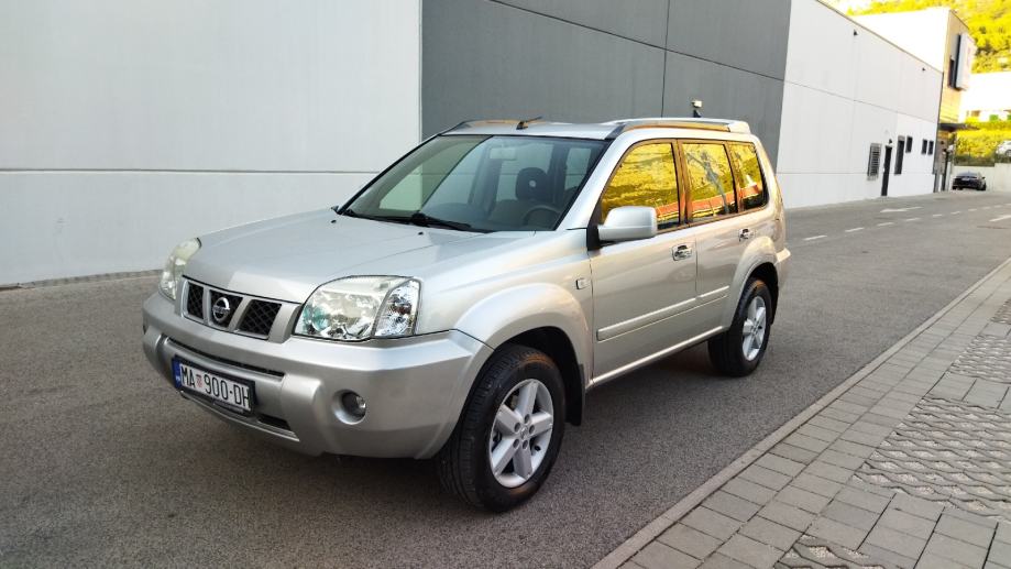 Nissan X-Trail 2,2 dCi *4X4**KLIMA*UNIKATNO STANJE* - cover