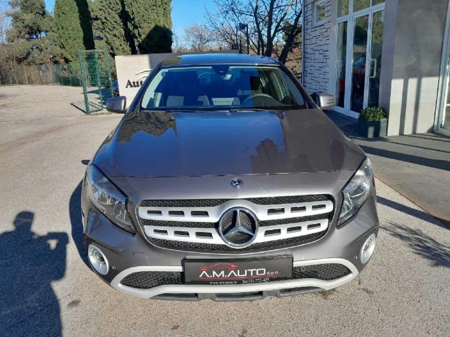 Mercedes-Benz GLA 180d - cover